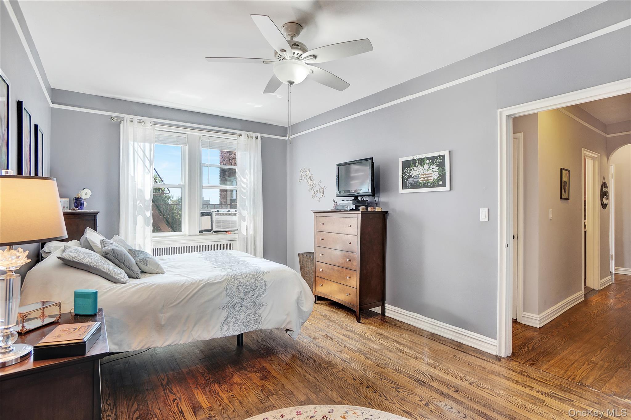 55 Grand Avenue # 3E, Rockville Centre, NY 11570