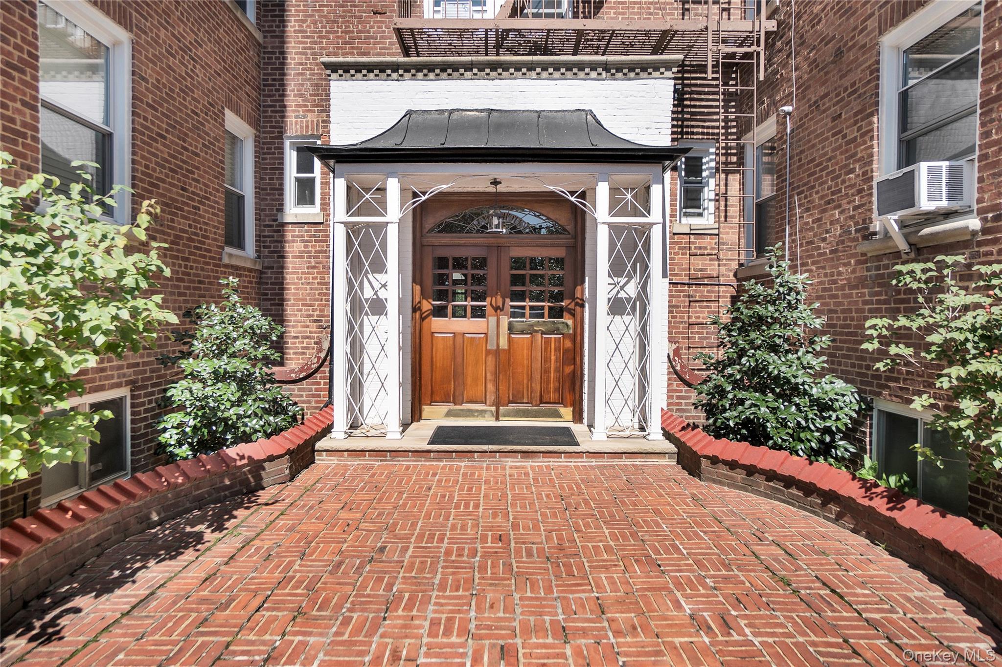 55 Grand Avenue # 3E, Rockville Centre, NY 11570