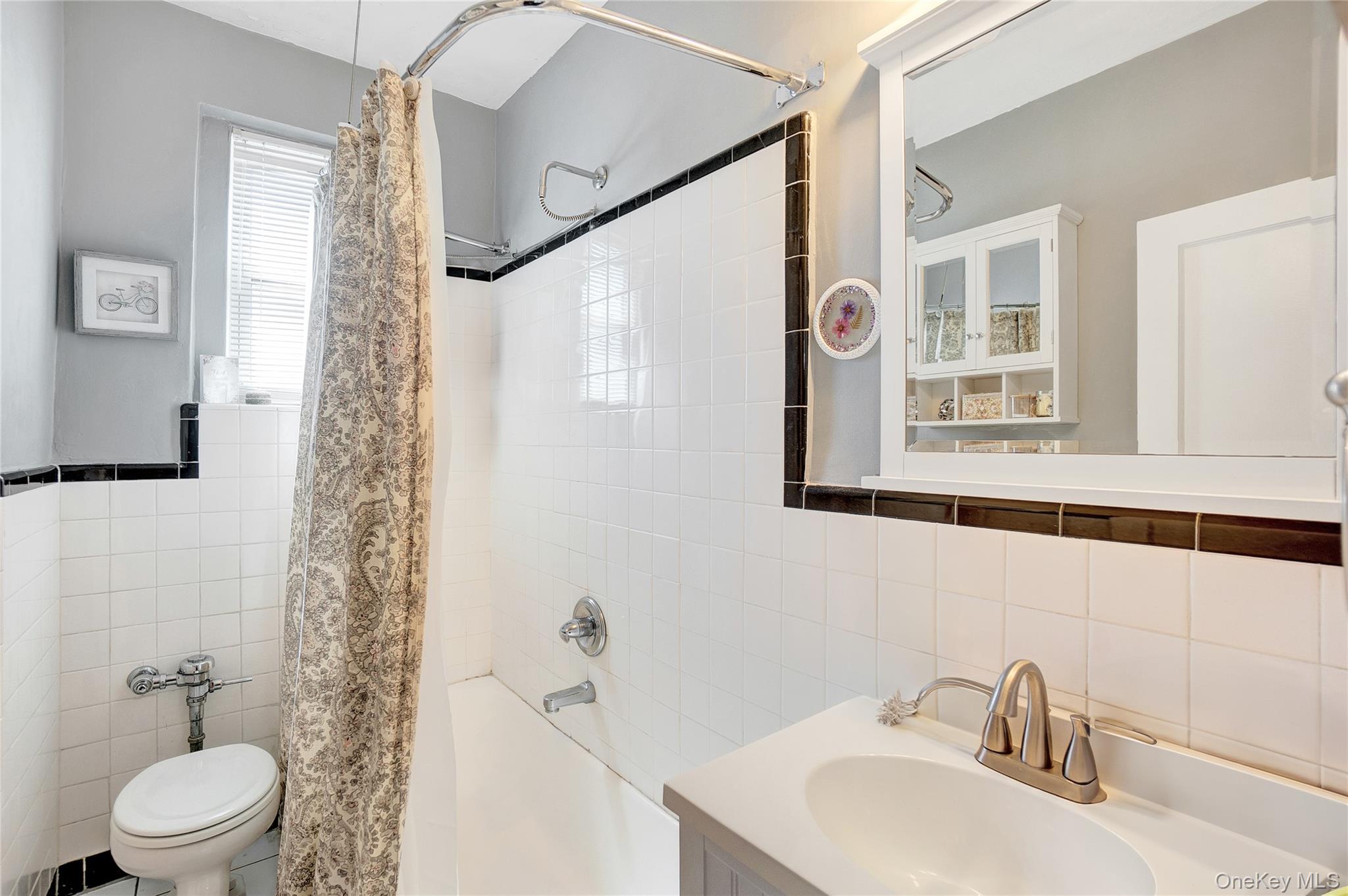 55 Grand Avenue # 3E, Rockville Centre, NY 11570