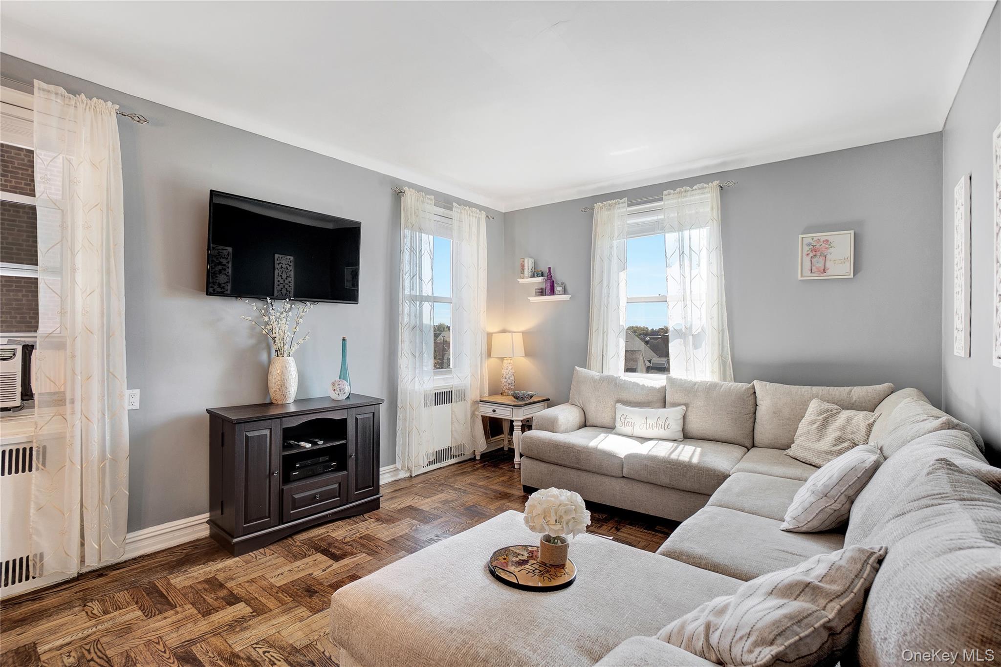 55 Grand Avenue # 3E, Rockville Centre, NY 11570