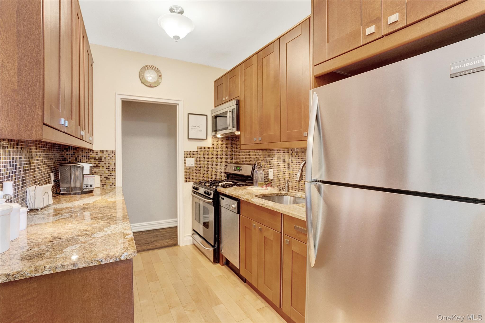 55 Grand Avenue # 3E, Rockville Centre, NY 11570