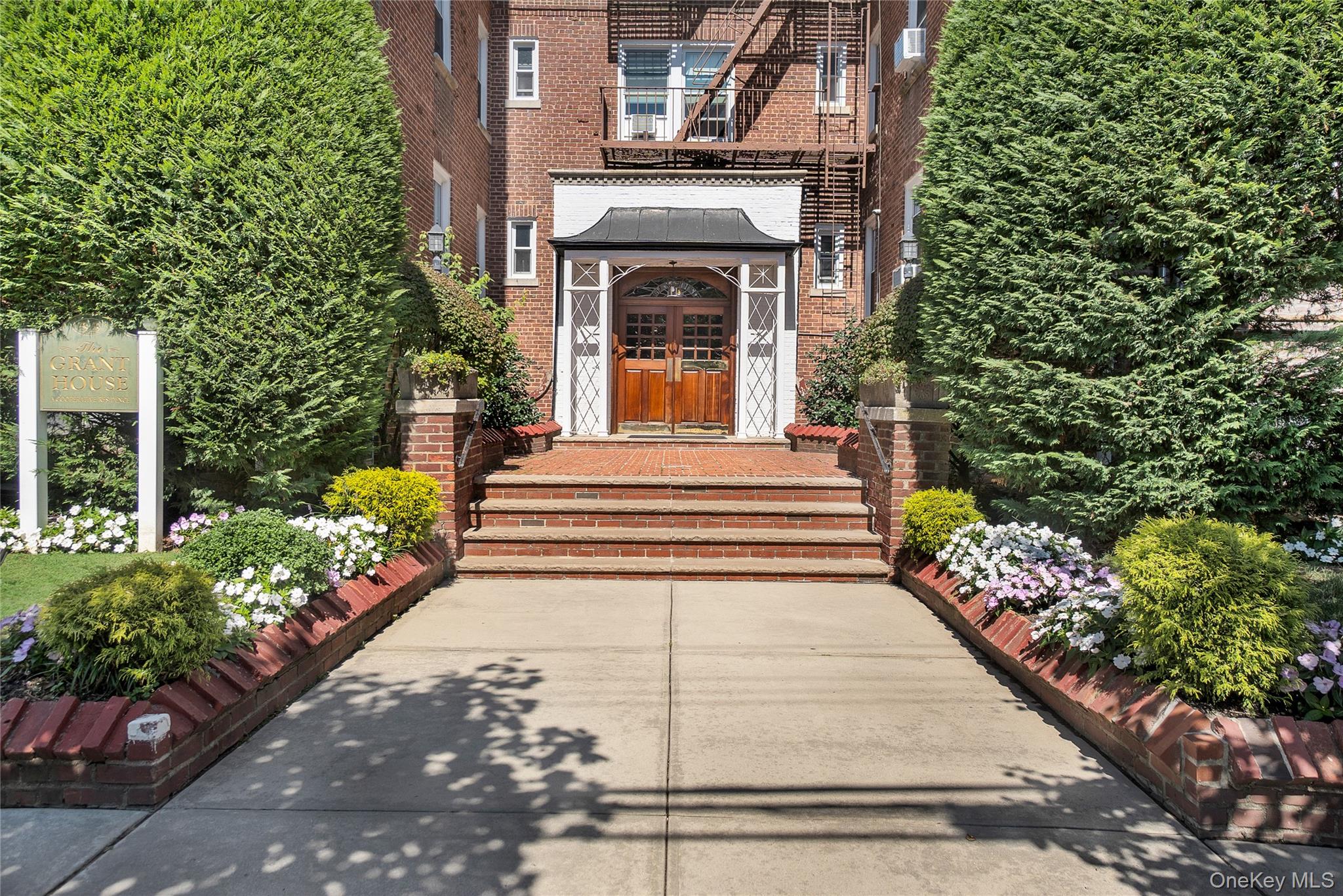 55 Grand Avenue # 3E, Rockville Centre, NY 11570