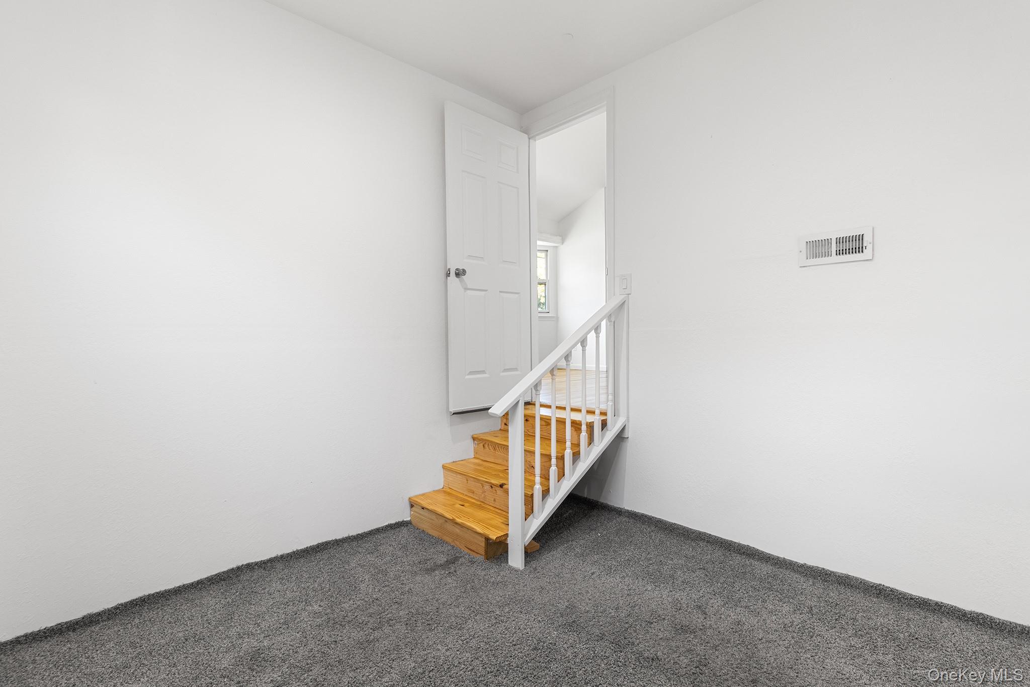 2905 Beechnut Avenue, Medford, NY 11763