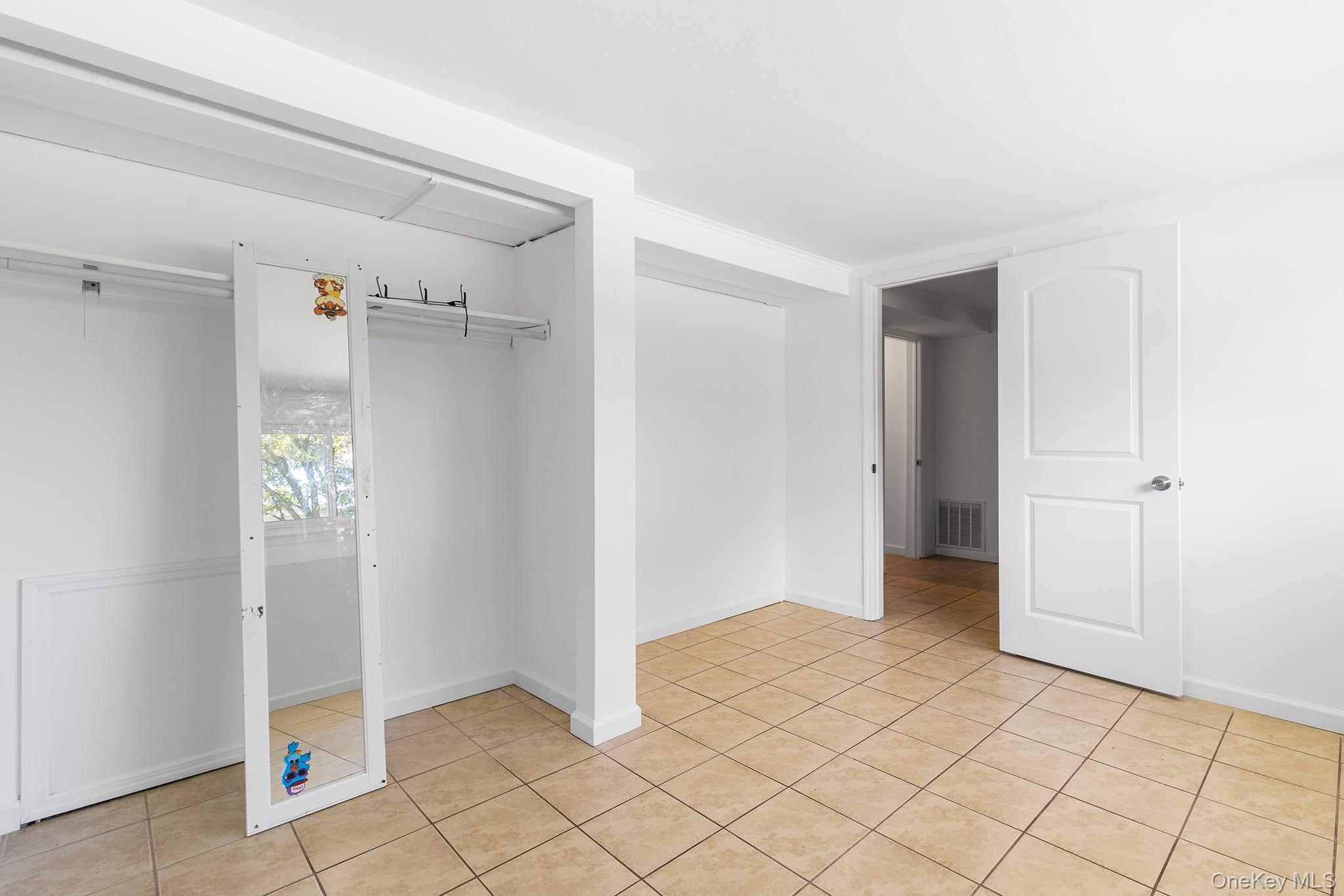 2905 Beechnut Avenue, Medford, NY 11763