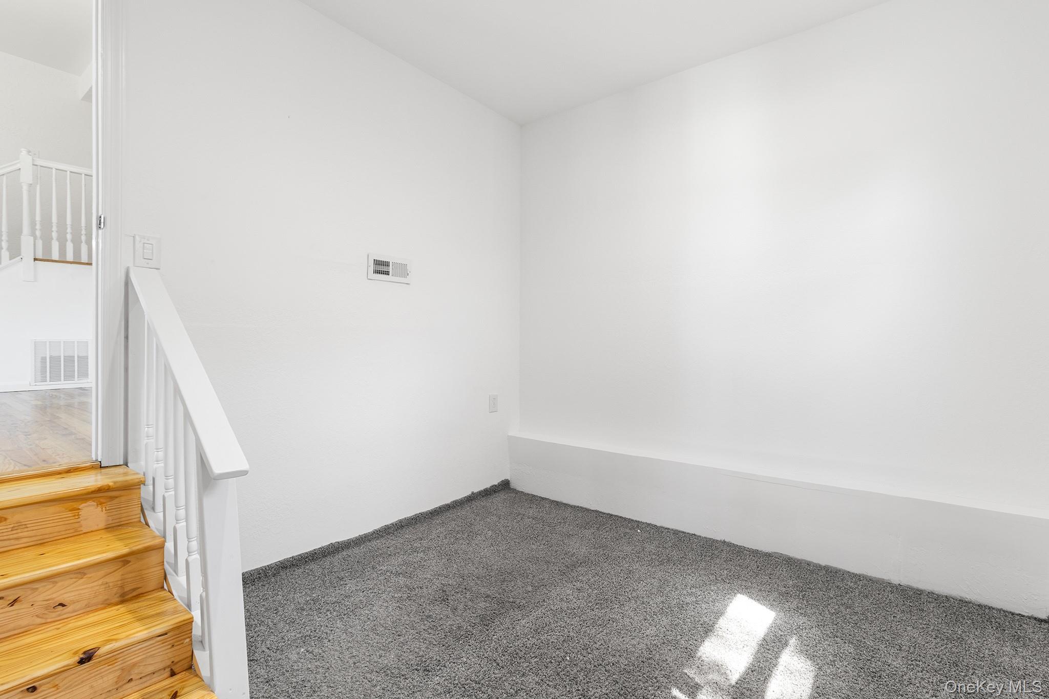 2905 Beechnut Avenue, Medford, NY 11763