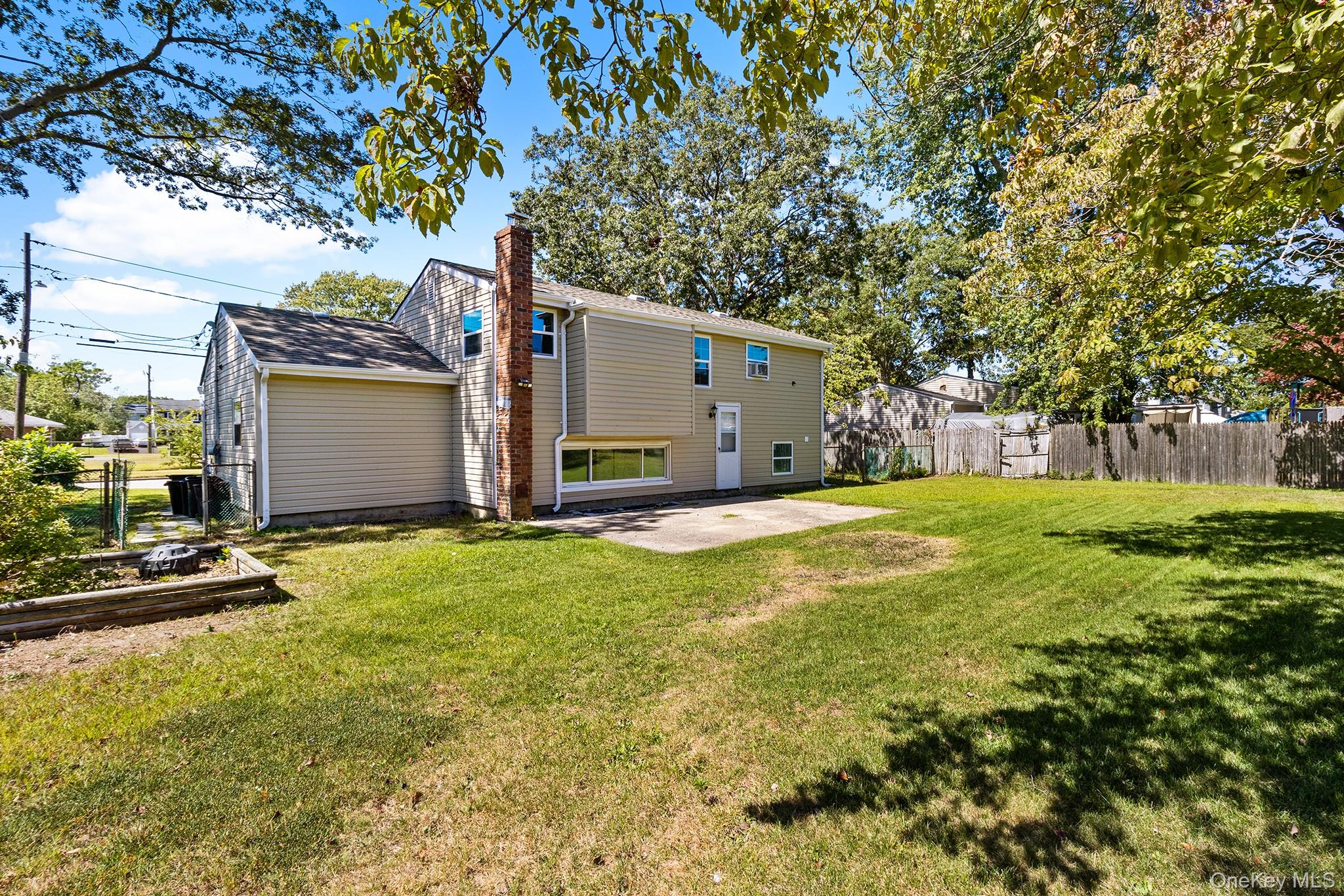 2905 Beechnut Avenue, Medford, NY 11763