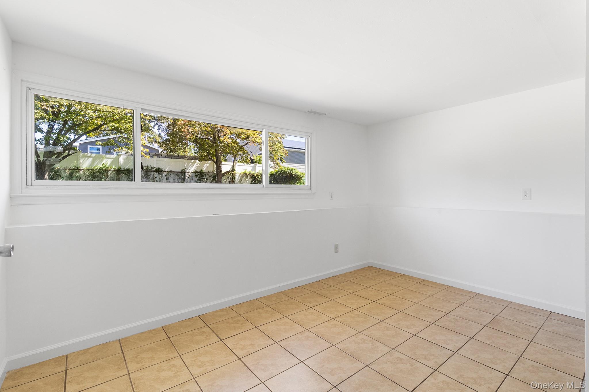 2905 Beechnut Avenue, Medford, NY 11763