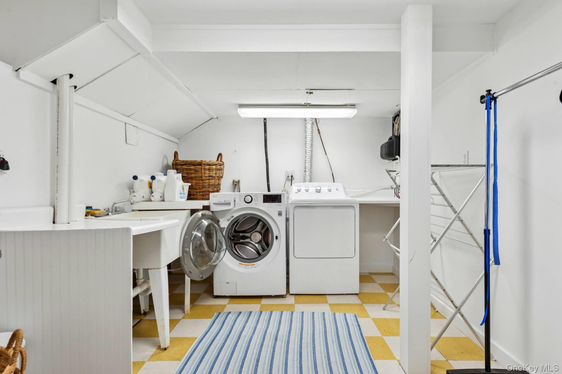 48 Captains Neck Lane, Southampton, NY 11968