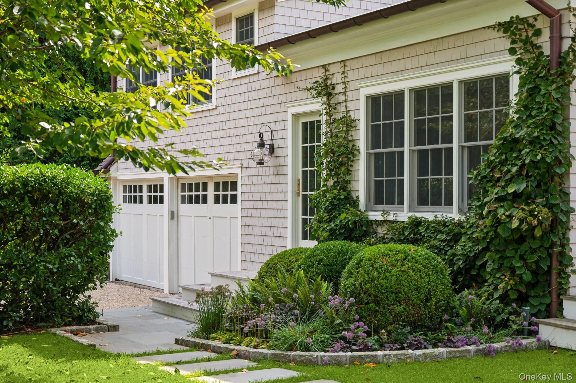 48 Captains Neck Lane, Southampton, NY 11968