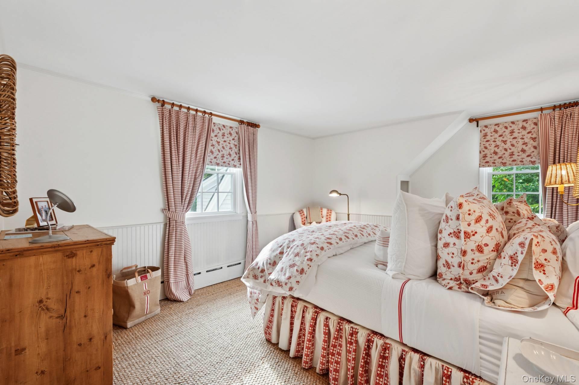 48 Captains Neck Lane, Southampton, NY 11968