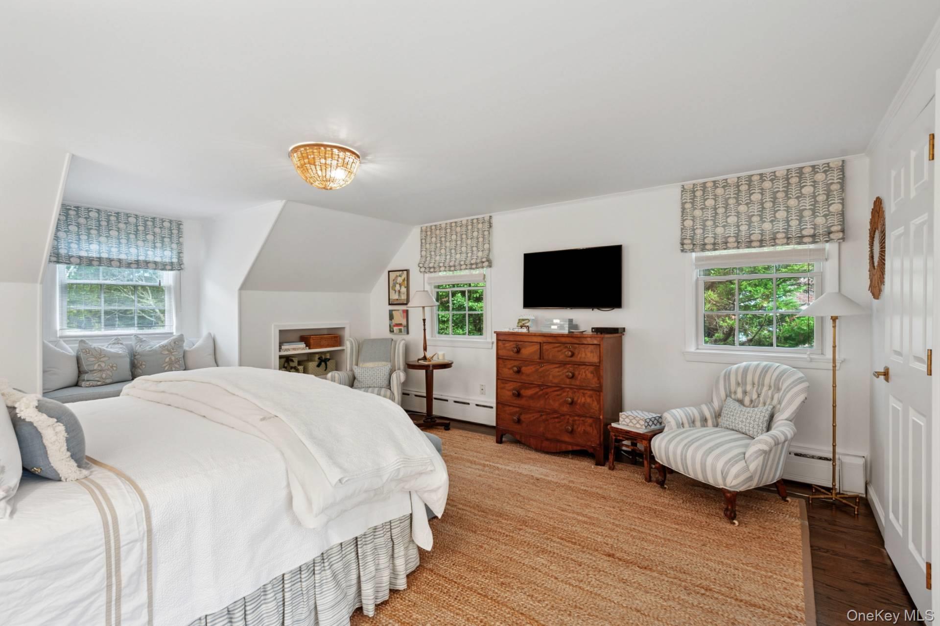 48 Captains Neck Lane, Southampton, NY 11968