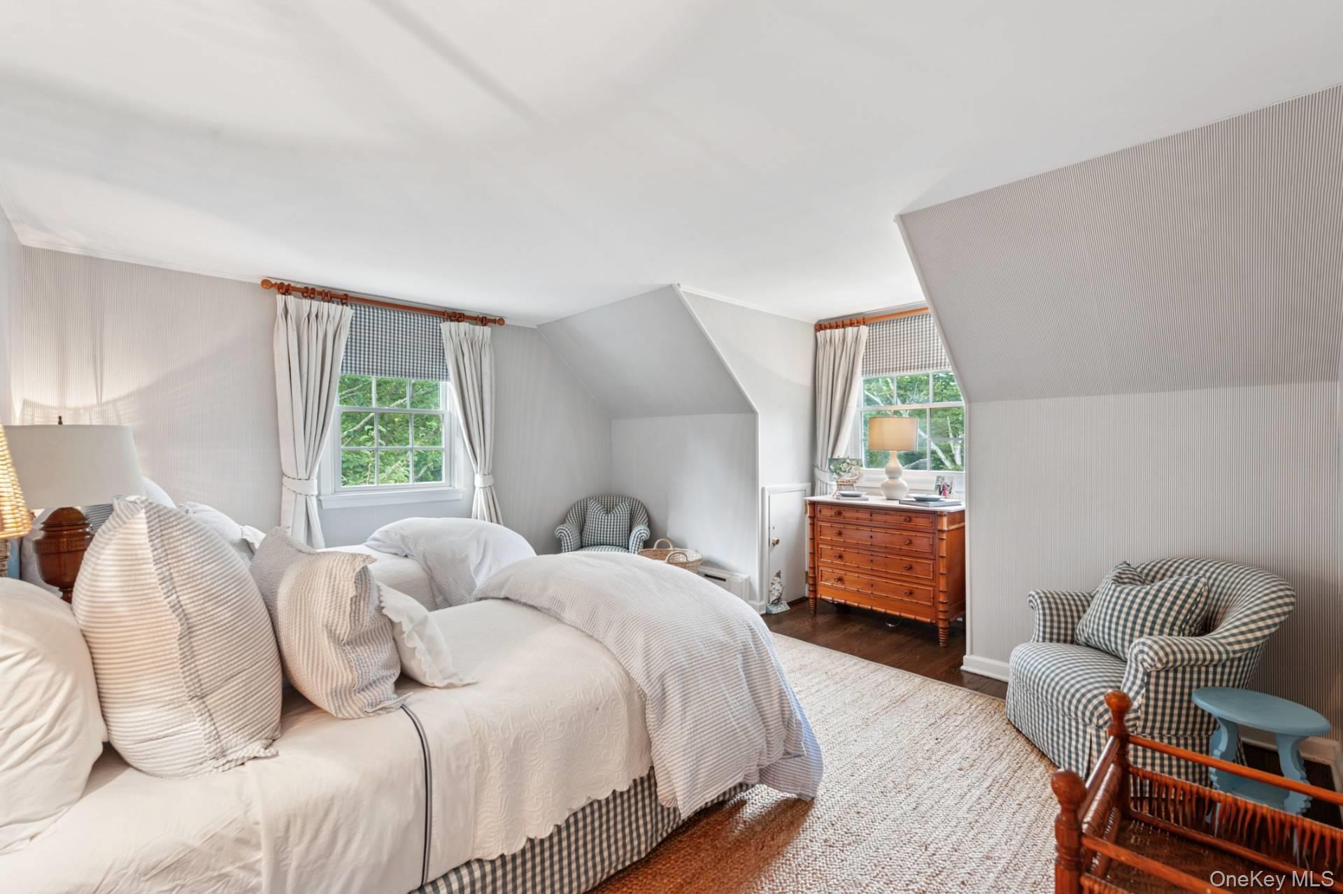 48 Captains Neck Lane, Southampton, NY 11968