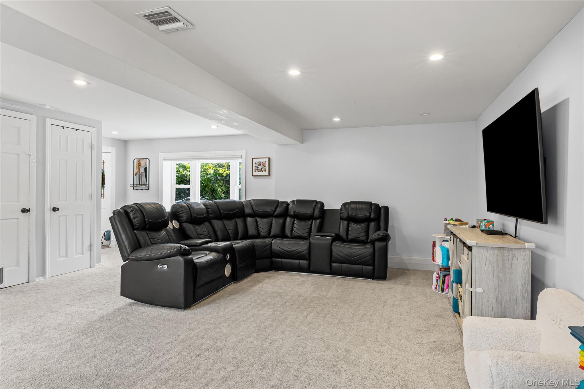 29 Ashland Drive, Kings Park, NY 11754