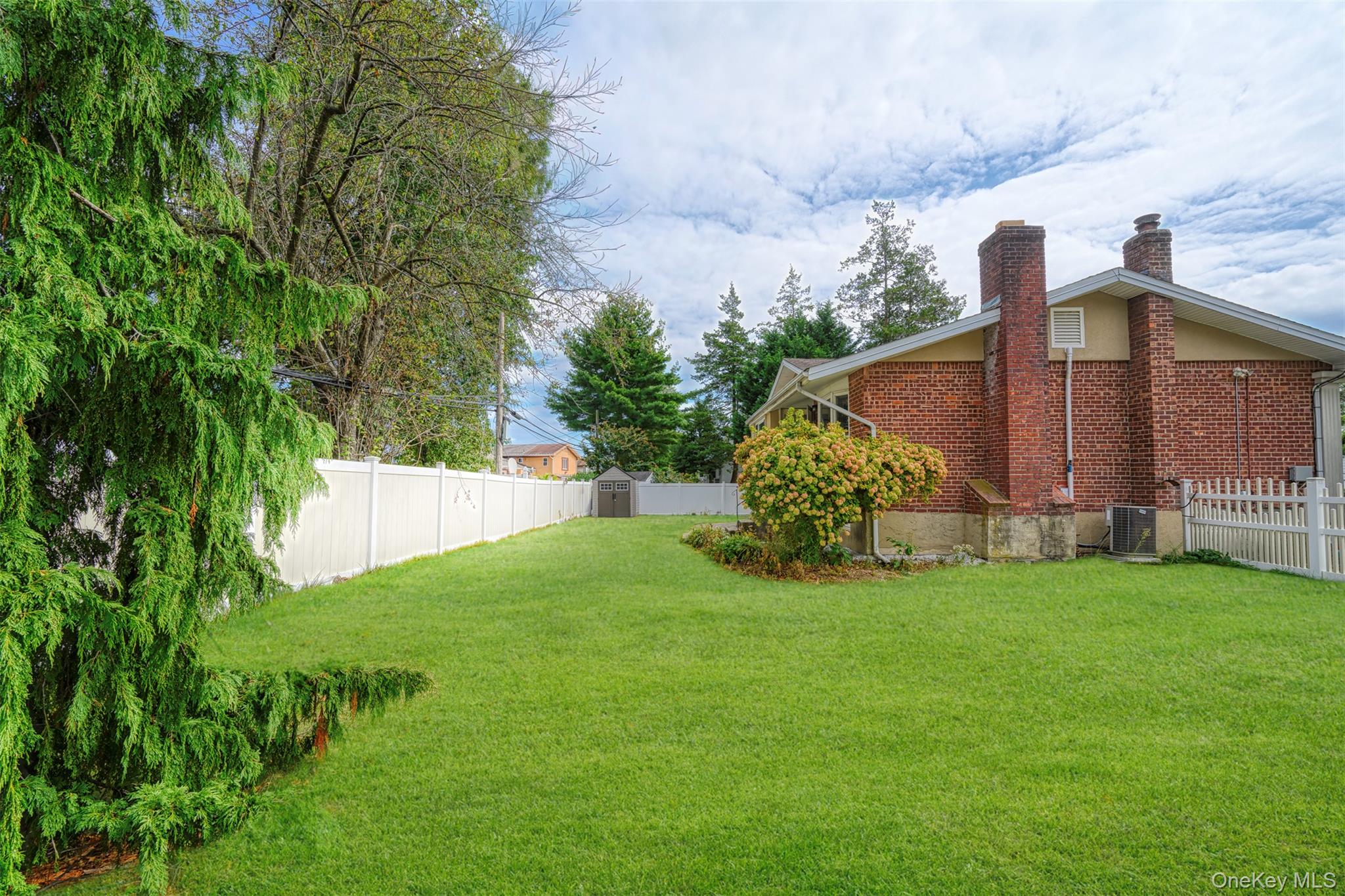 7 Maxwell Drive, Westbury, NY 11590