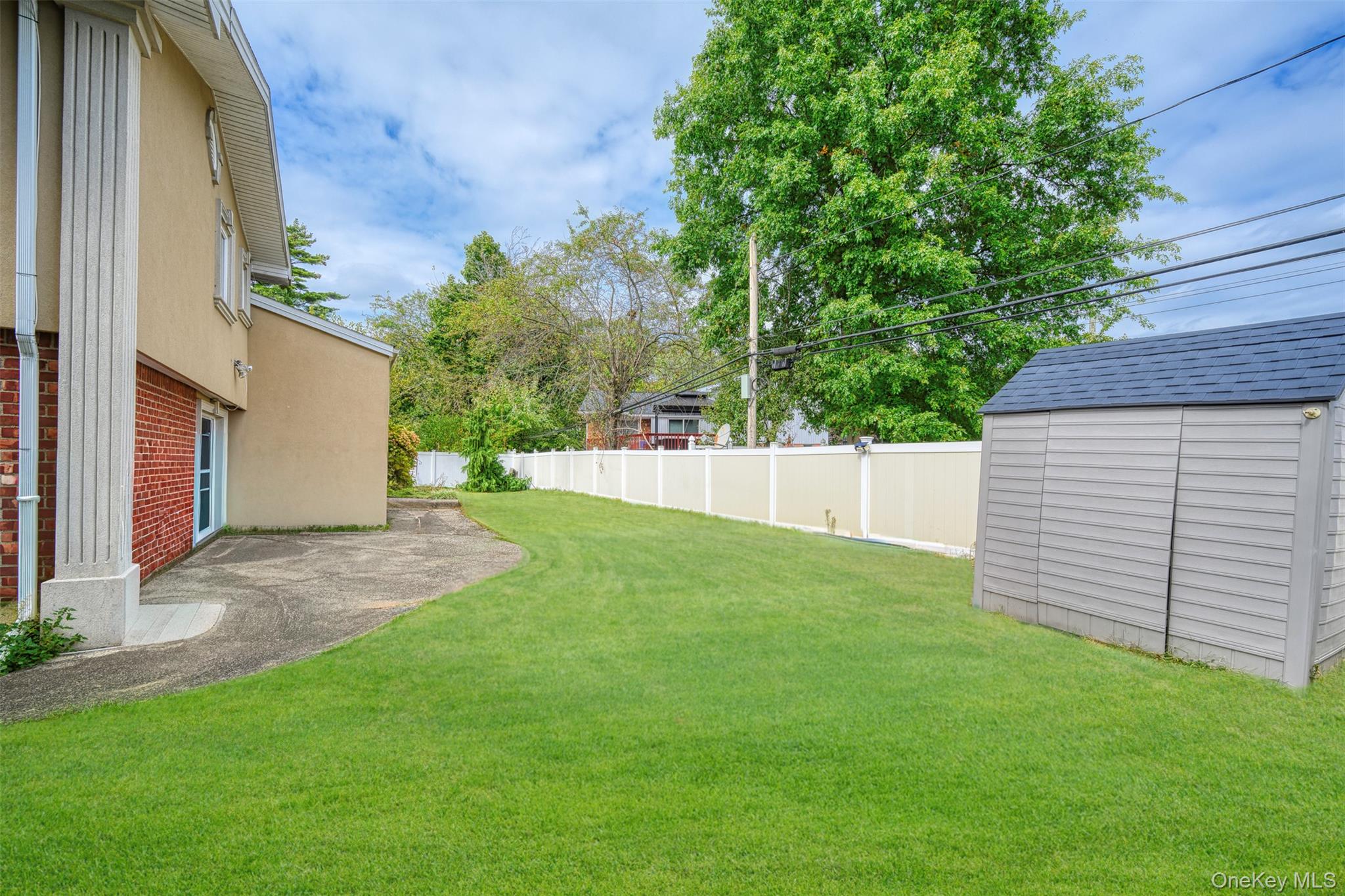 7 Maxwell Drive, Westbury, NY 11590