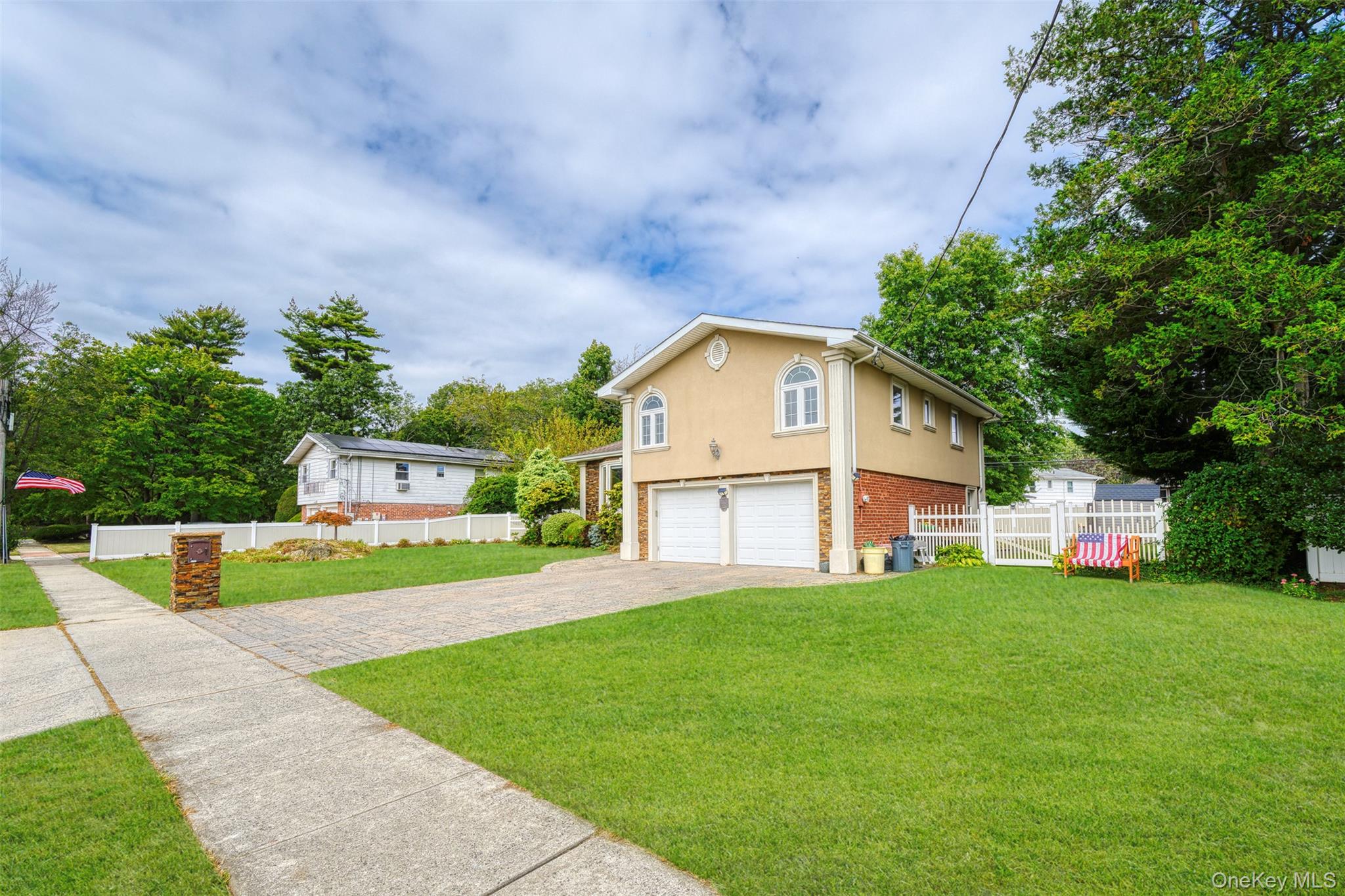 7 Maxwell Drive, Westbury, NY 11590