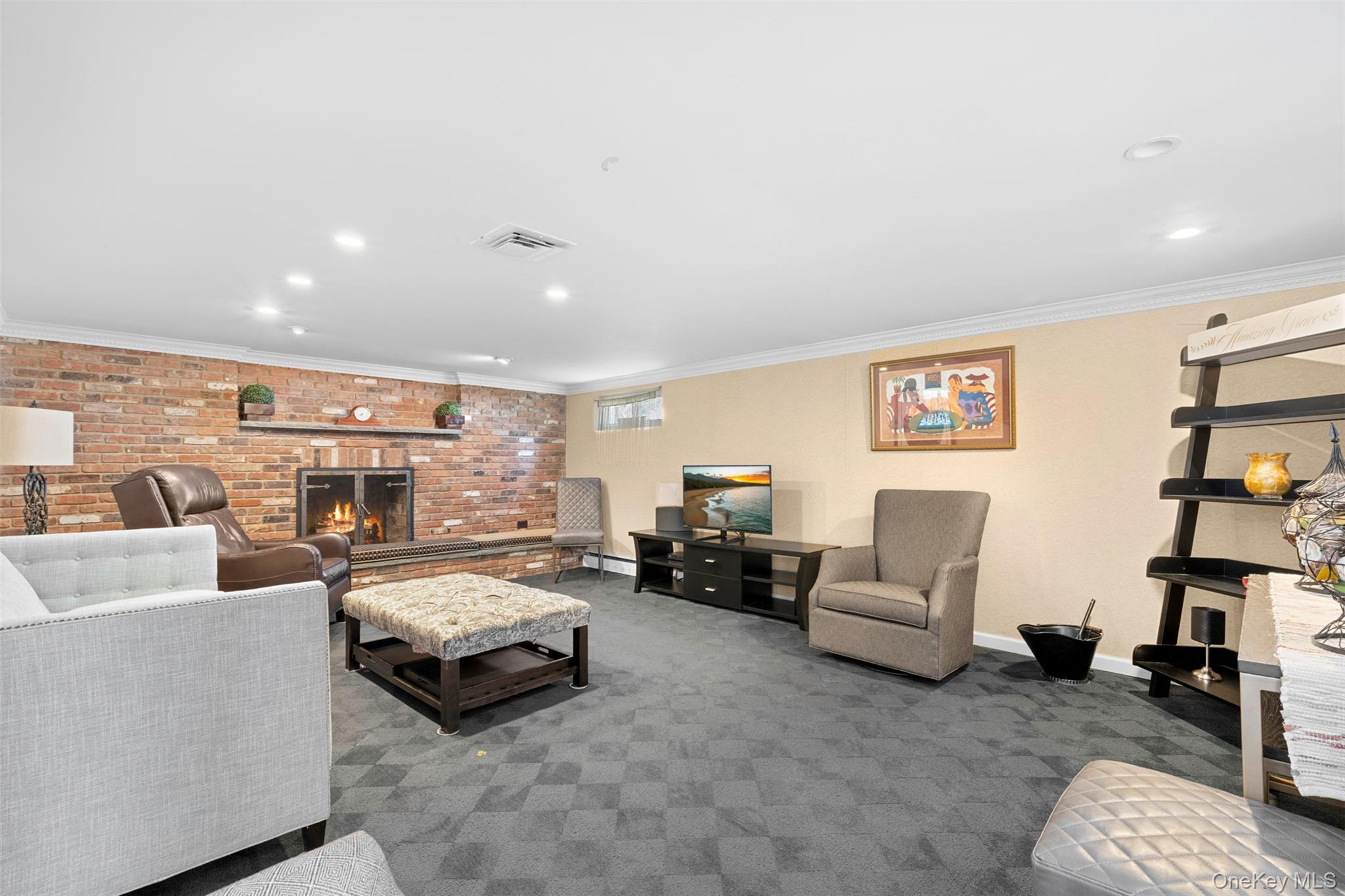 7 Maxwell Drive, Westbury, NY 11590