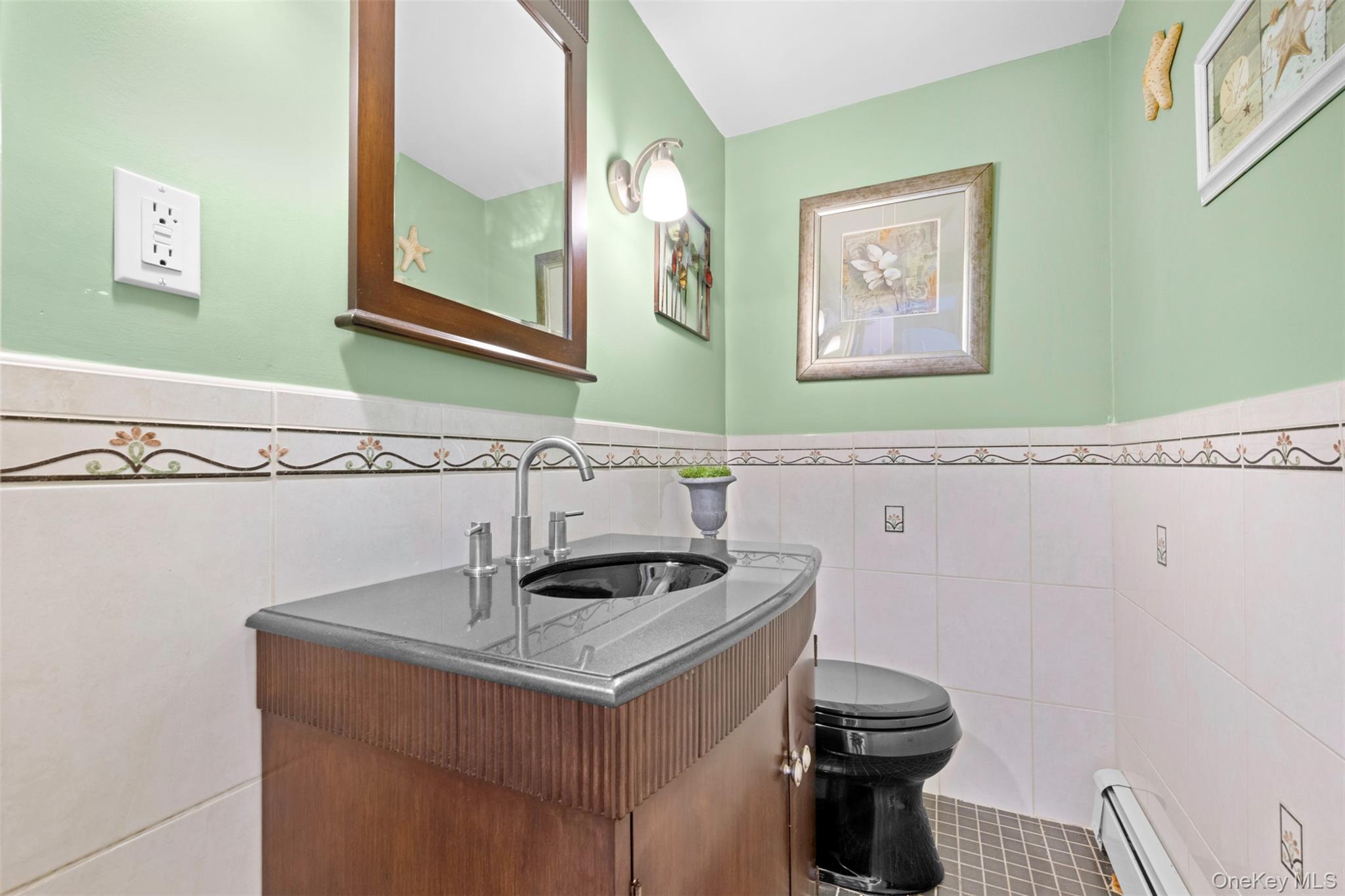 7 Maxwell Drive, Westbury, NY 11590