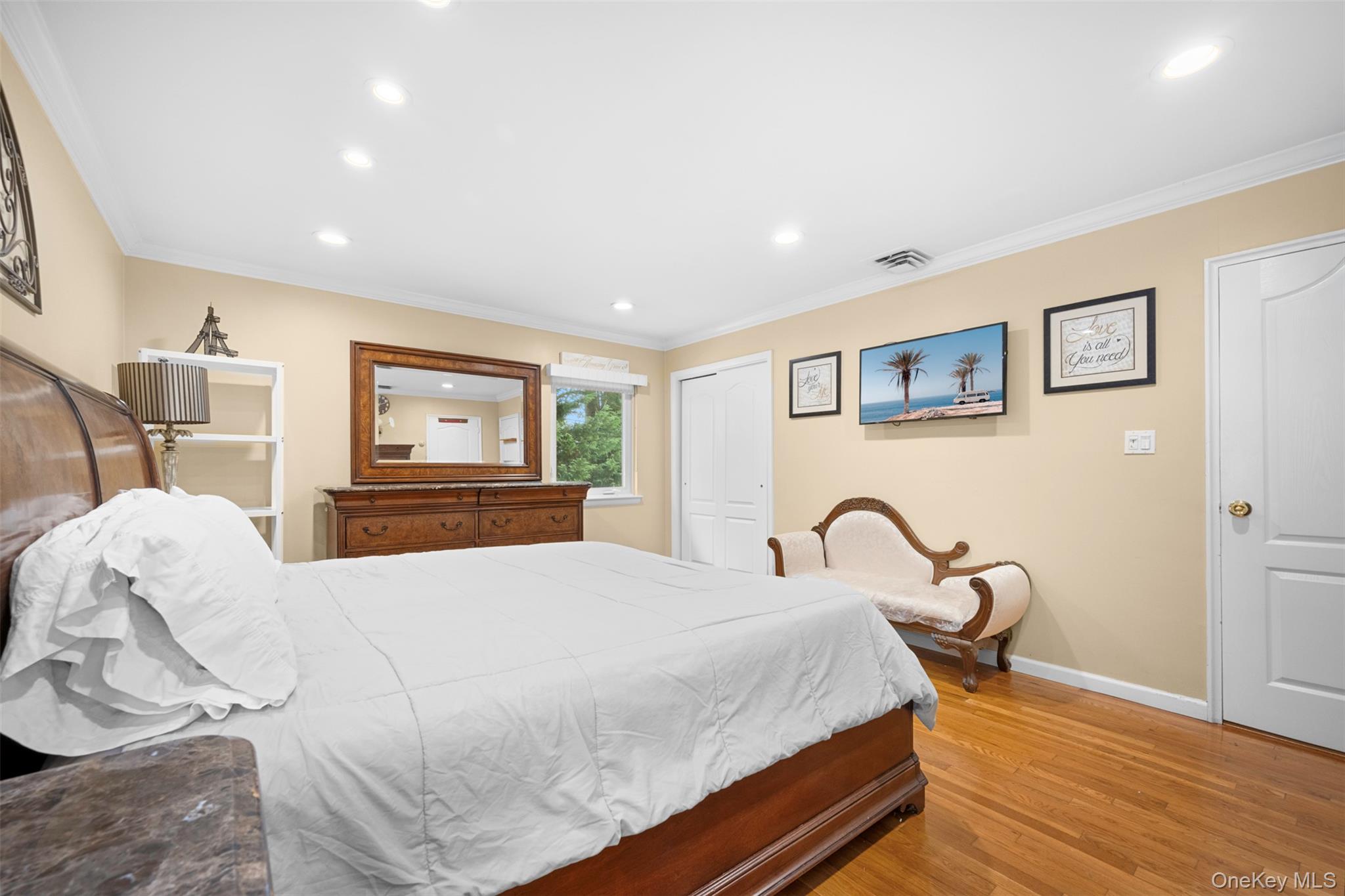 7 Maxwell Drive, Westbury, NY 11590