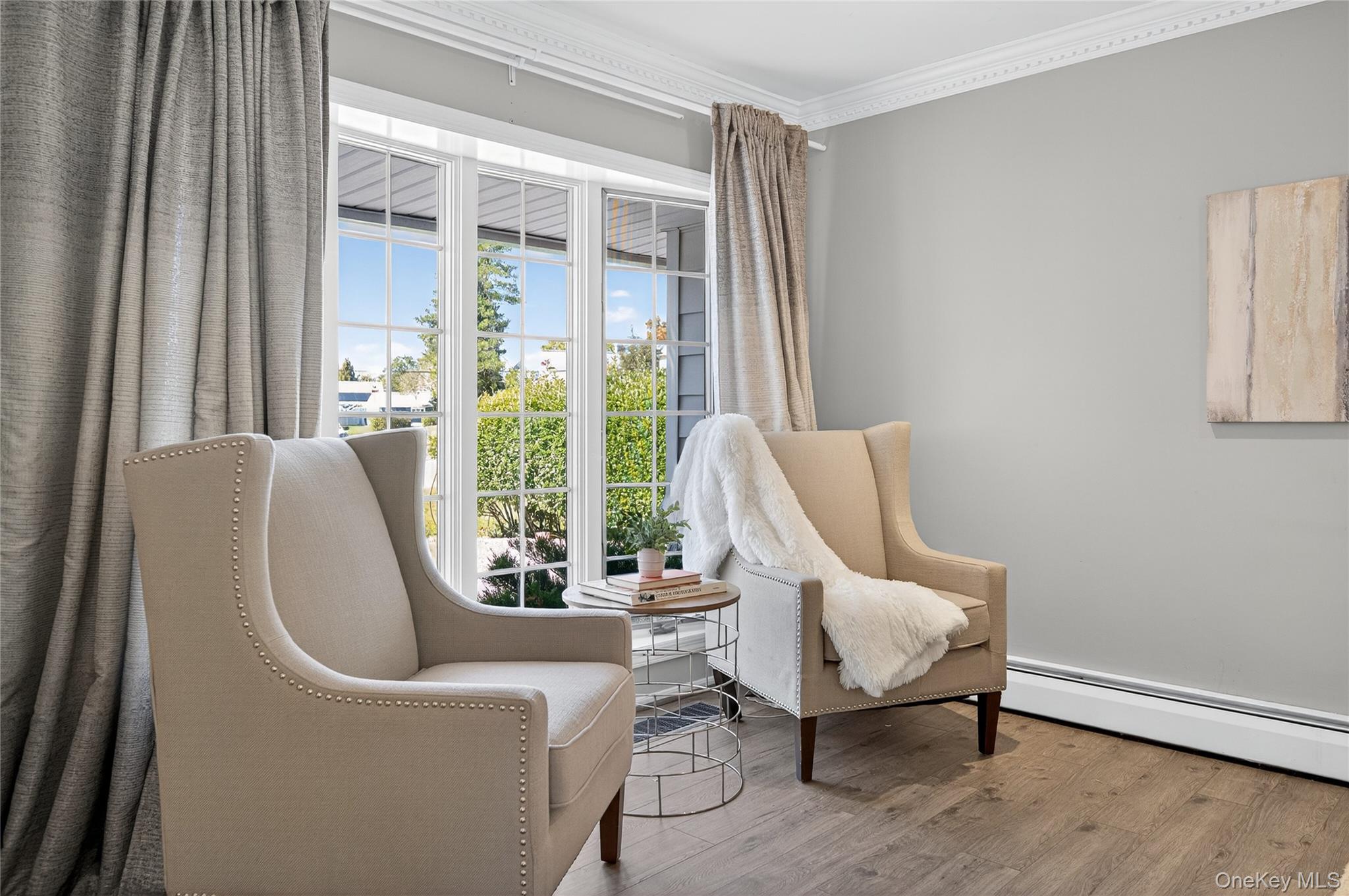 11 Foster Lane, Westbury, NY 11590