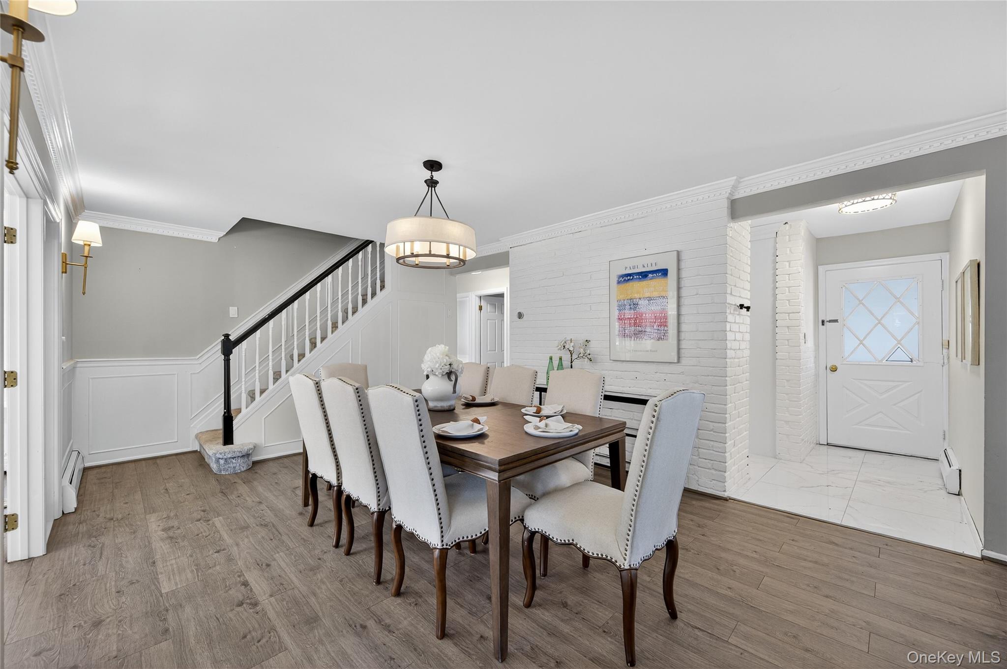 11 Foster Lane, Westbury, NY 11590