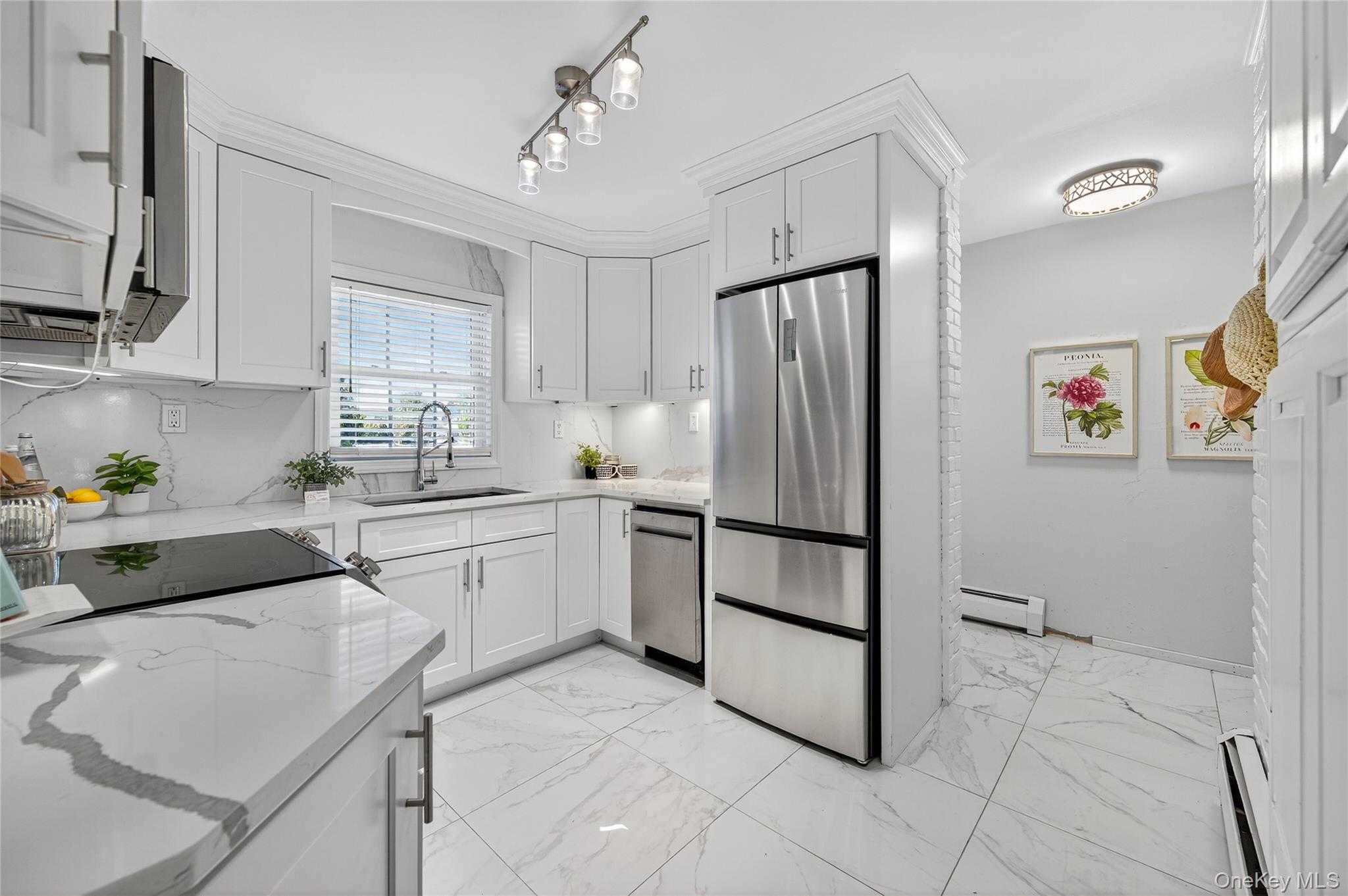 11 Foster Lane, Westbury, NY 11590