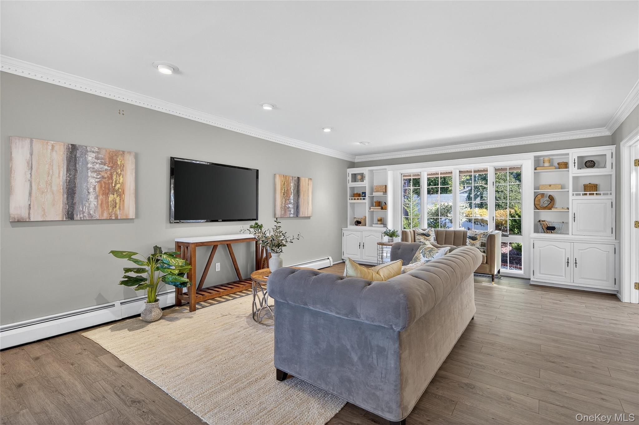 11 Foster Lane, Westbury, NY 11590