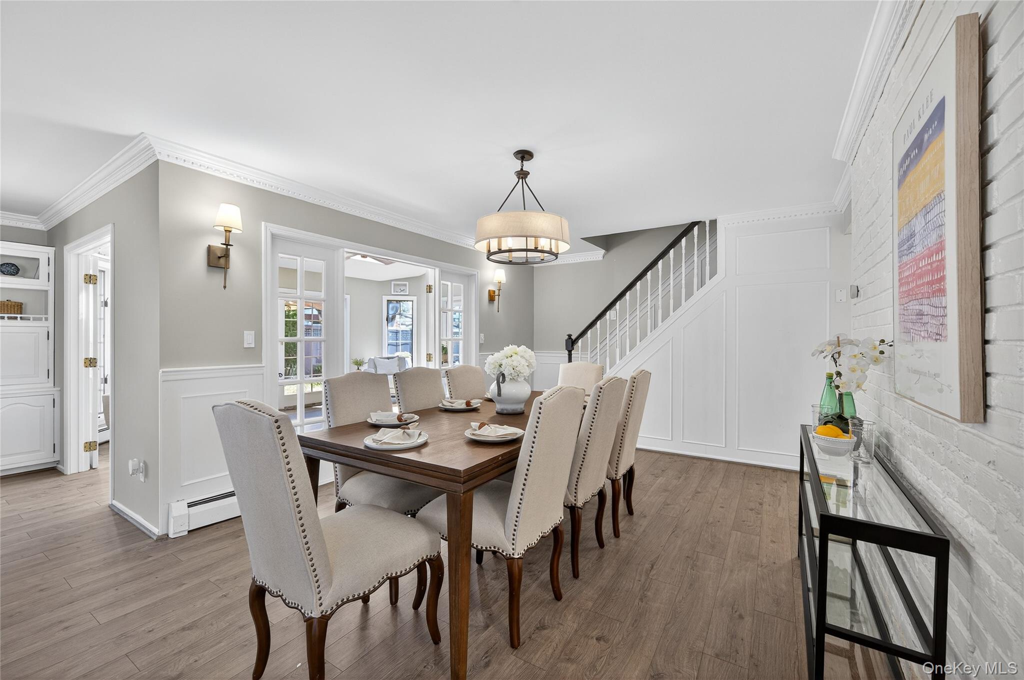 11 Foster Lane, Westbury, NY 11590