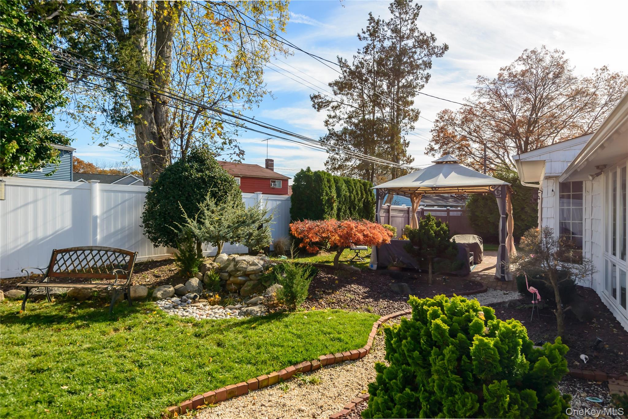 11 Foster Lane, Westbury, NY 11590