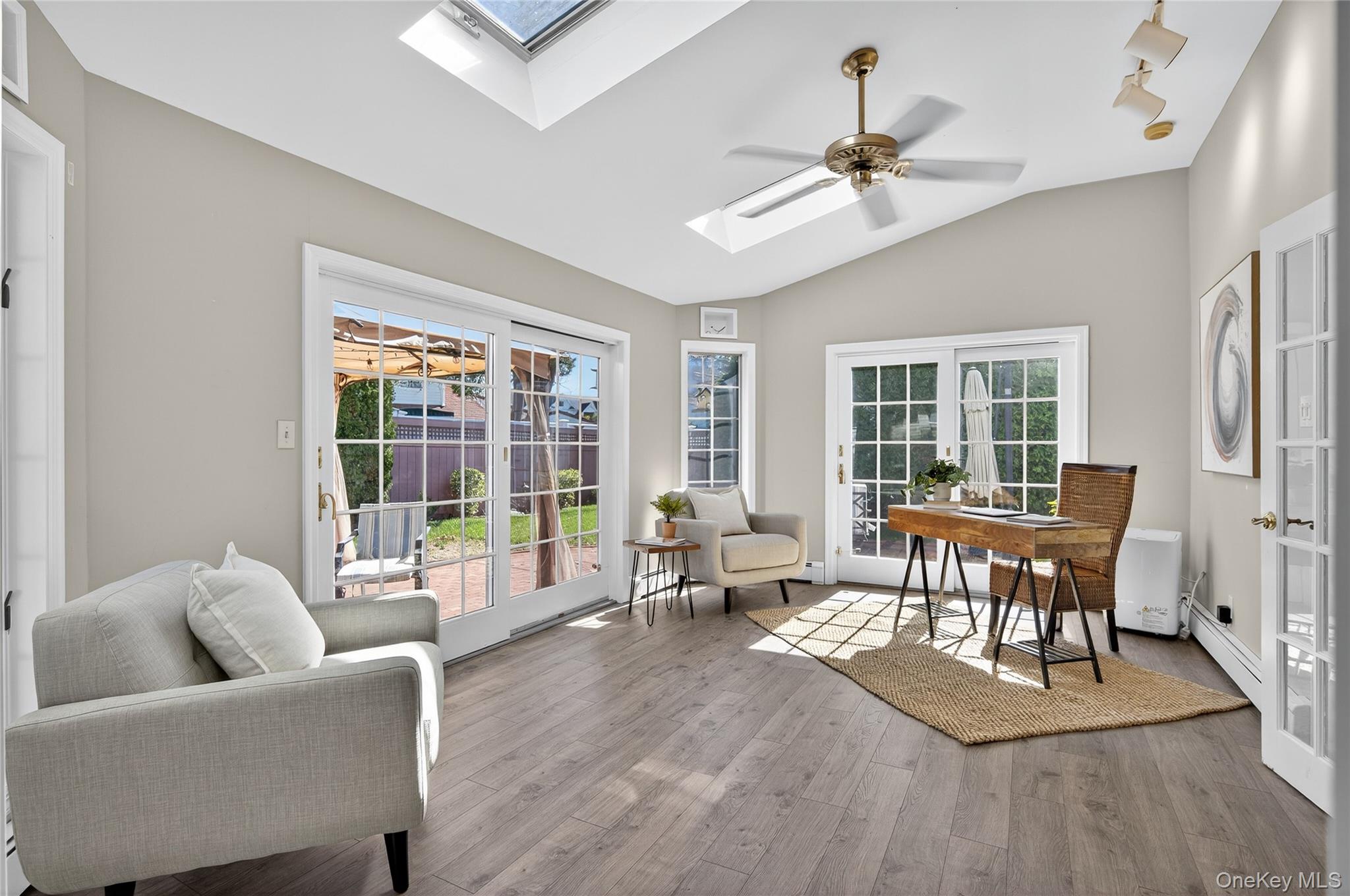 11 Foster Lane, Westbury, NY 11590