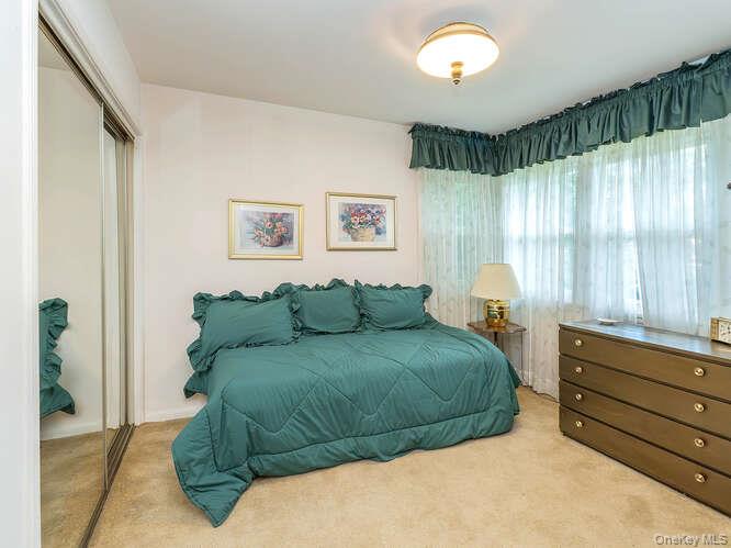 15 Cleveland Avenue, Glen Head, NY 11545