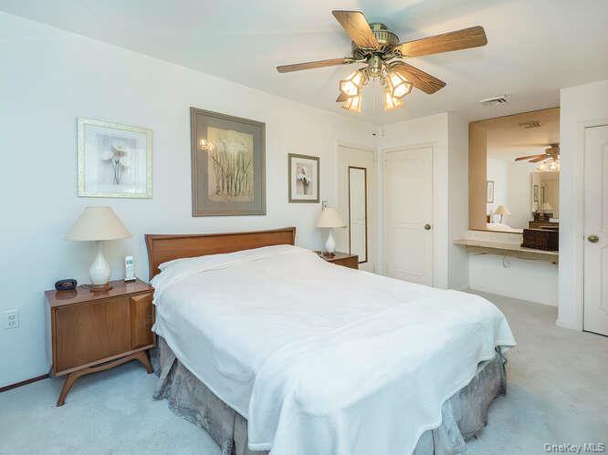 15 Cleveland Avenue, Glen Head, NY 11545