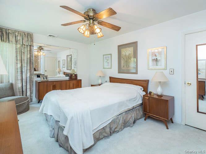 15 Cleveland Avenue, Glen Head, NY 11545