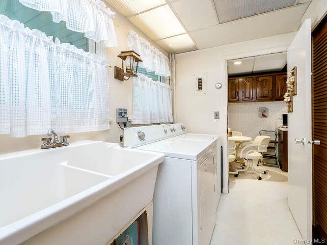 15 Cleveland Avenue, Glen Head, NY 11545