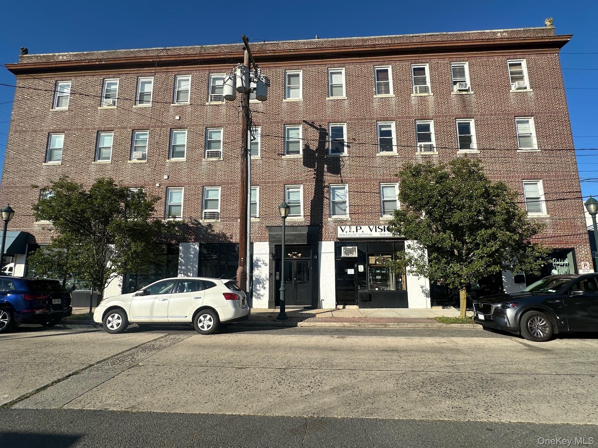 16 New Street # 2-C, Hewlett, NY 11557