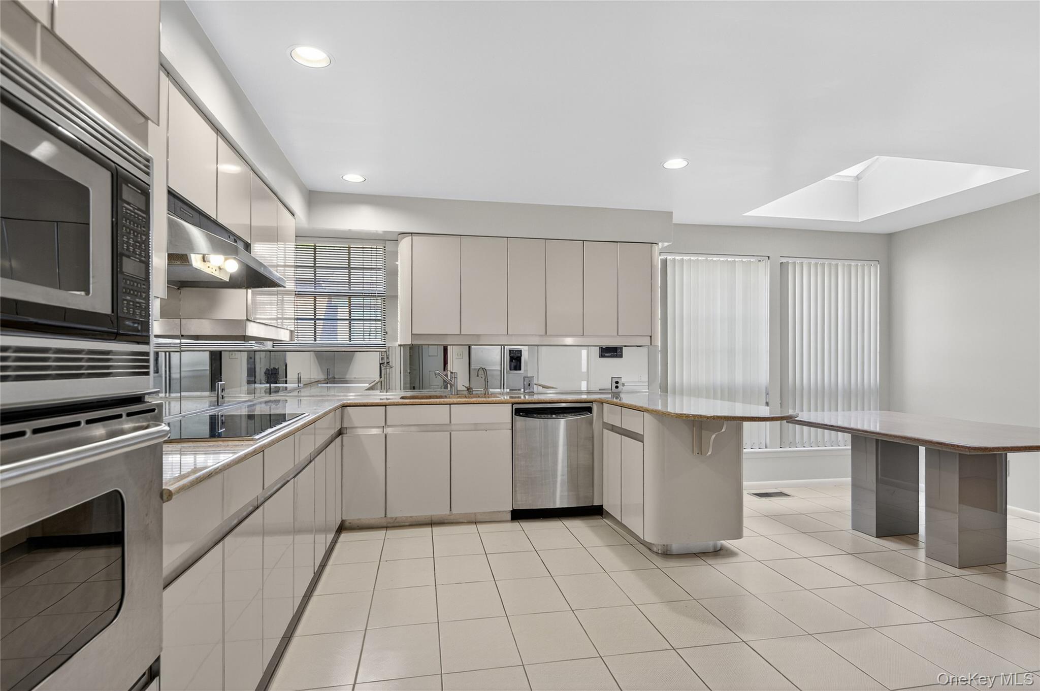 39 Bluebird Hill Court, Manhasset, NY 11030