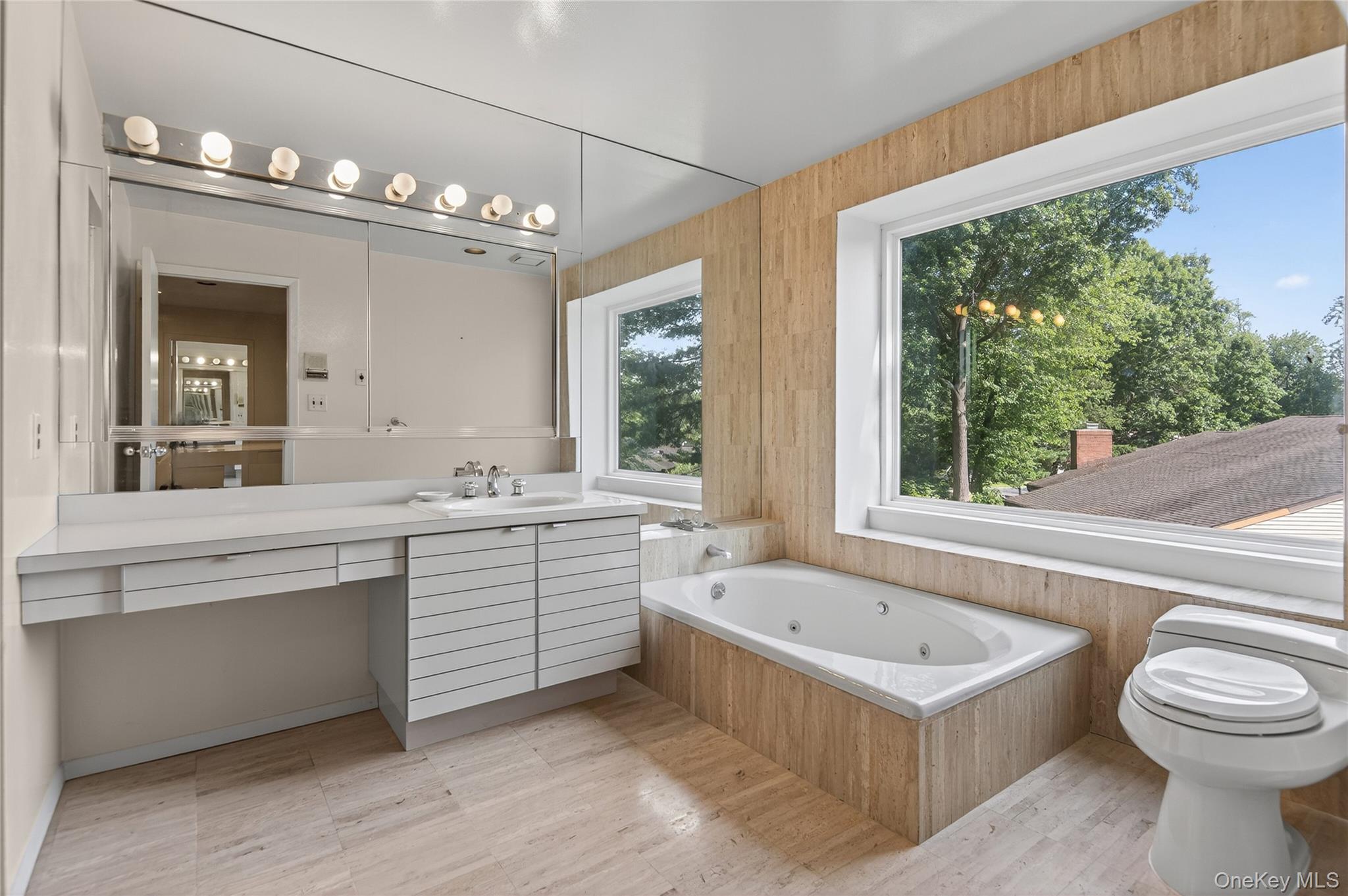 39 Bluebird Hill Court, Manhasset, NY 11030