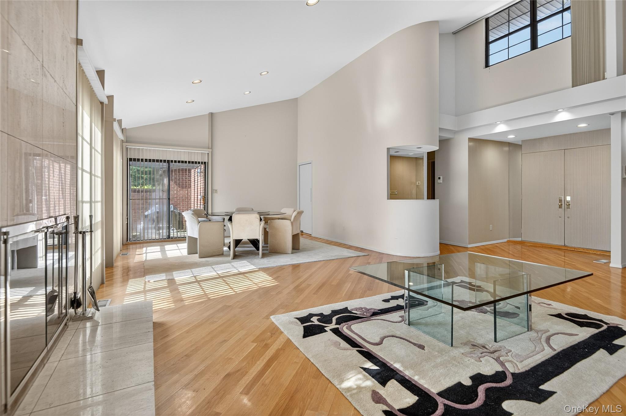 39 Bluebird Hill Court, Manhasset, NY 11030