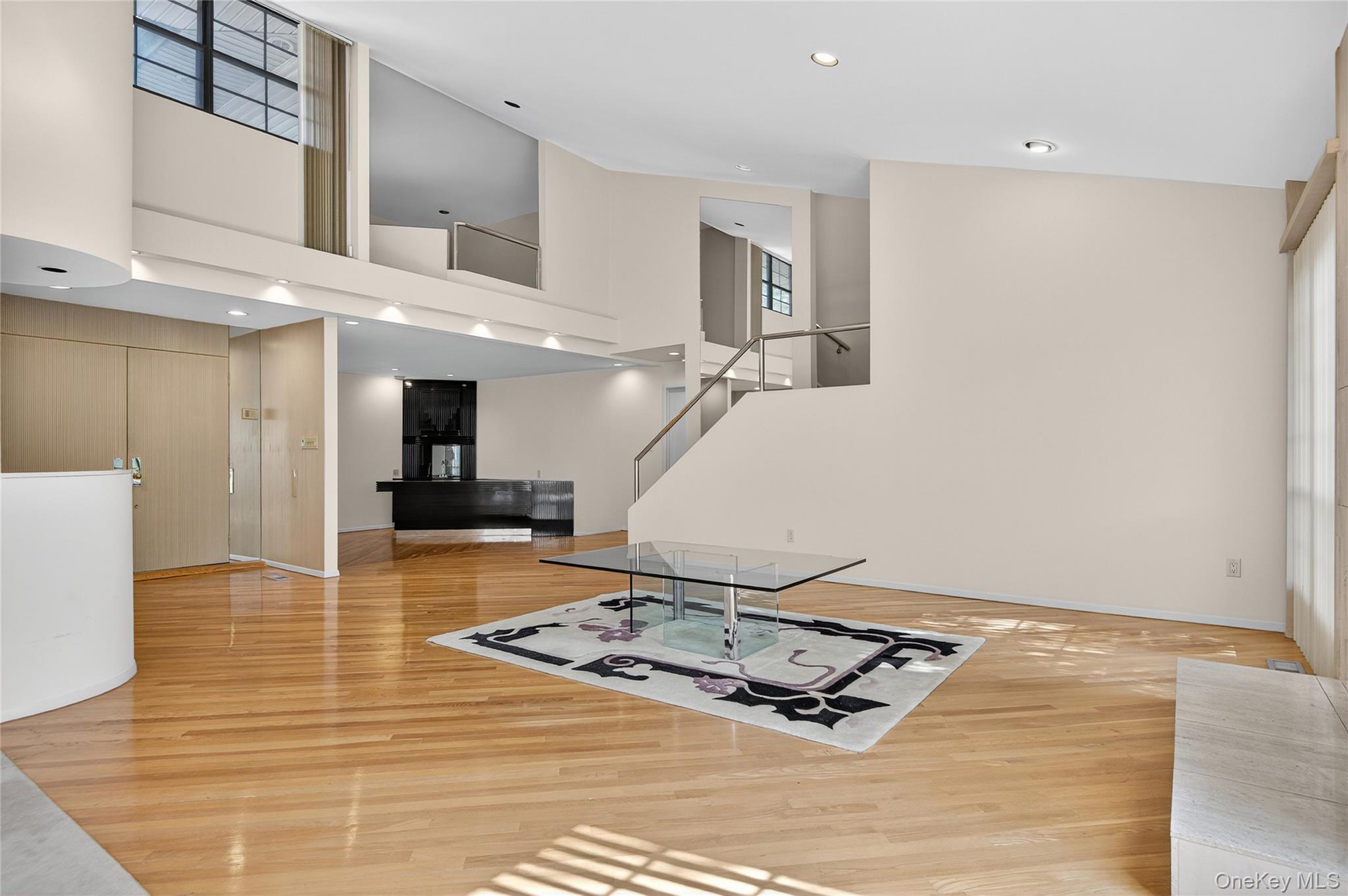 39 Bluebird Hill Court, Manhasset, NY 11030