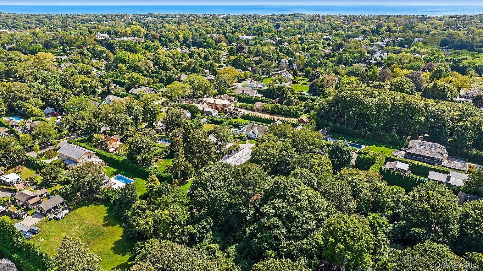 69 Halsey Street, Southampton, NY 11968