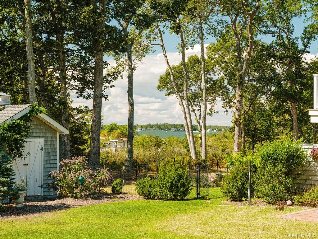 10947 N Bayview Road, Southold, NY 11971