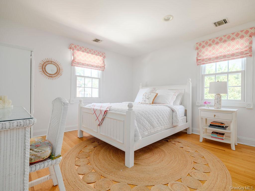 10947 N Bayview Road, Southold, NY 11971