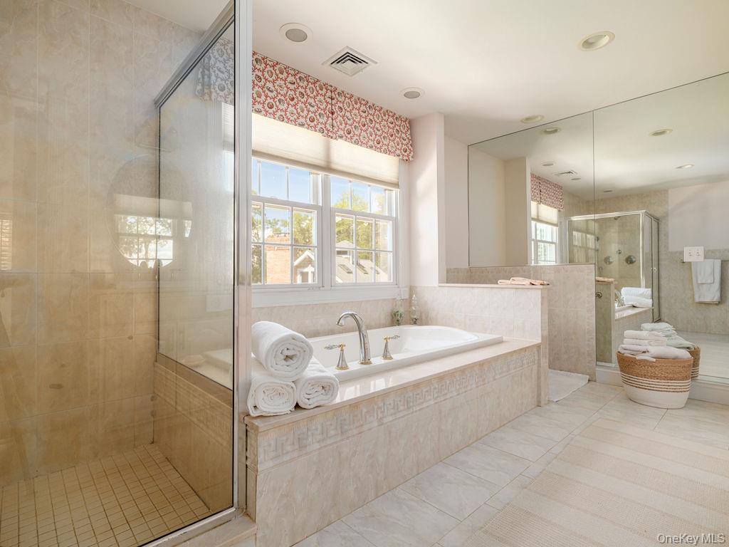 10947 N Bayview Road, Southold, NY 11971