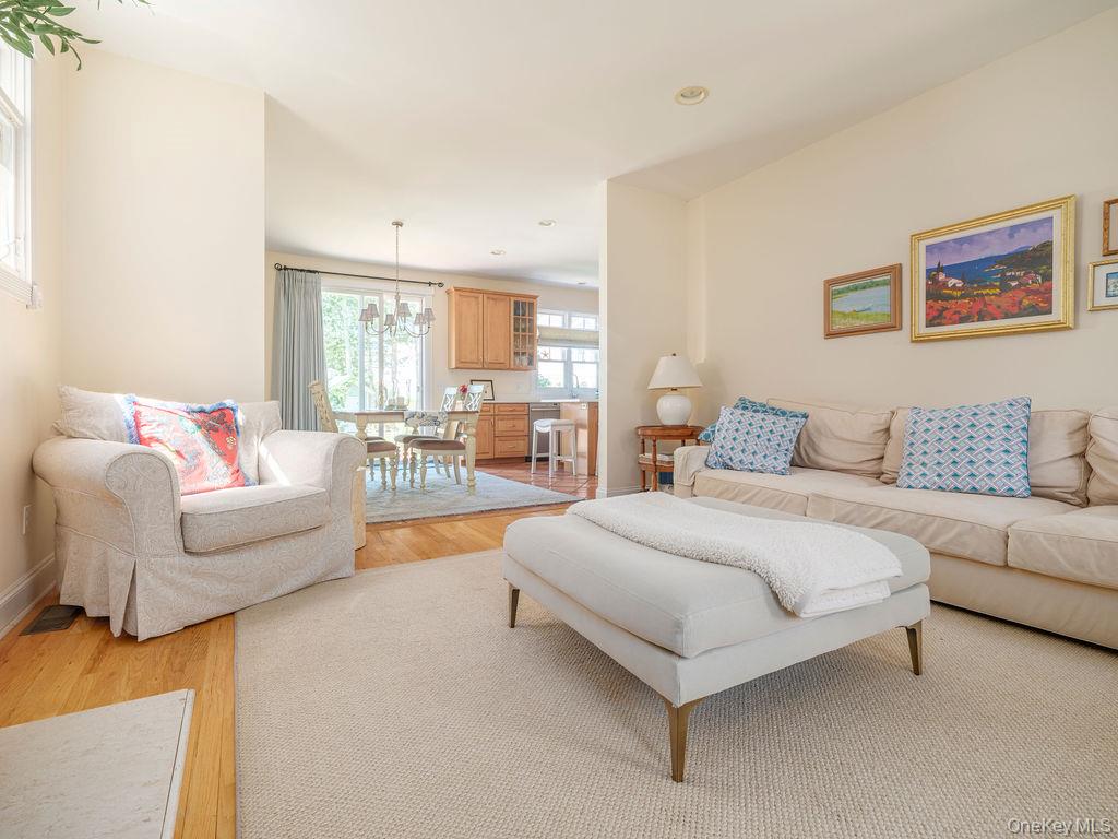 10947 N Bayview Road, Southold, NY 11971