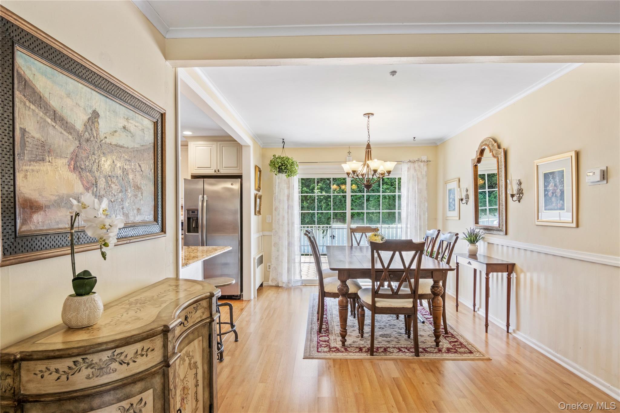 858 W Gate, Valley Stream, NY 11580