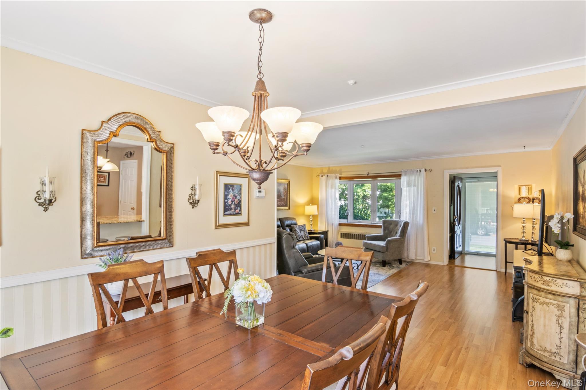 858 W Gate, Valley Stream, NY 11580