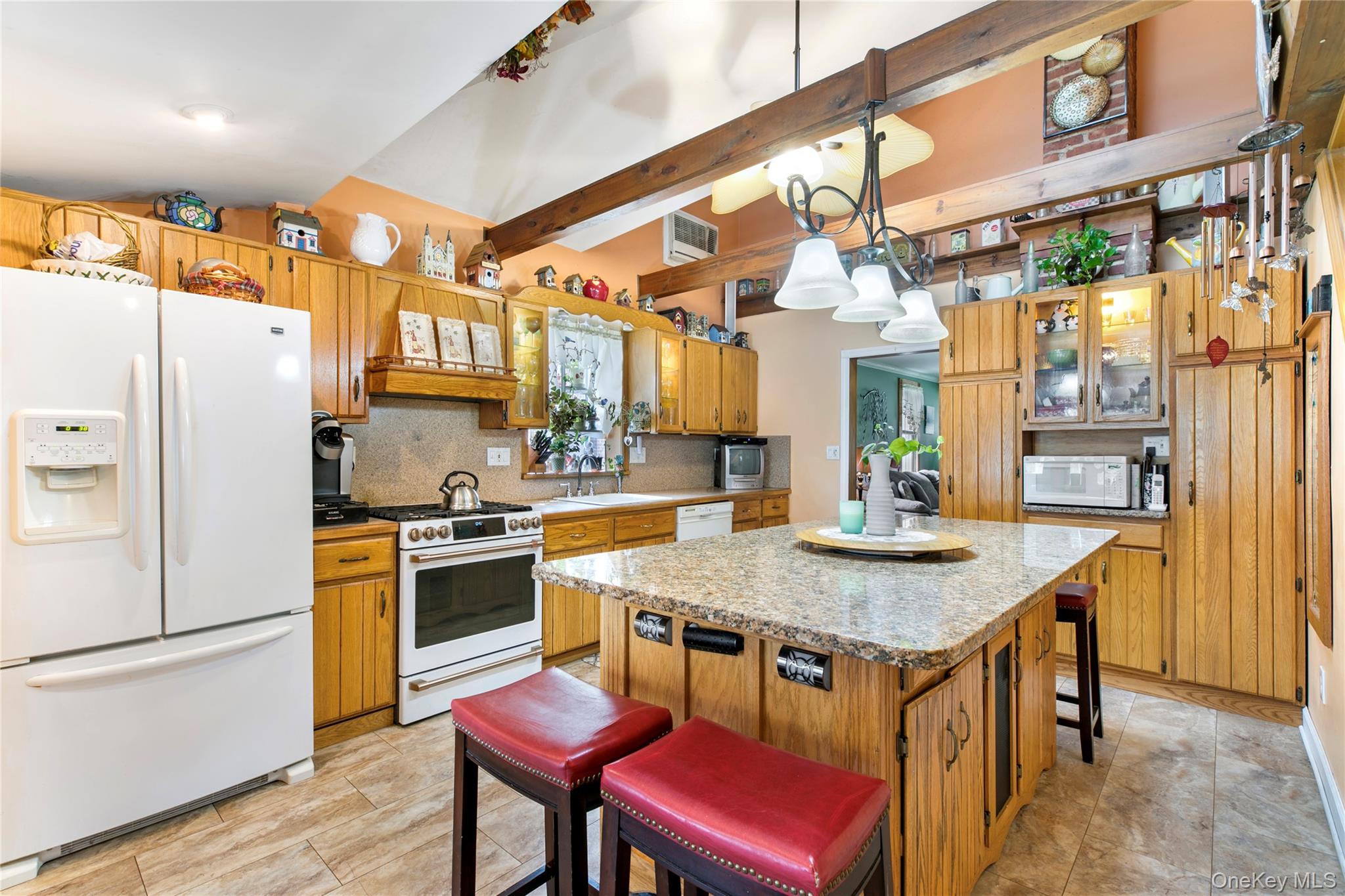 22 3rd Avenue, Central Islip, NY 11722