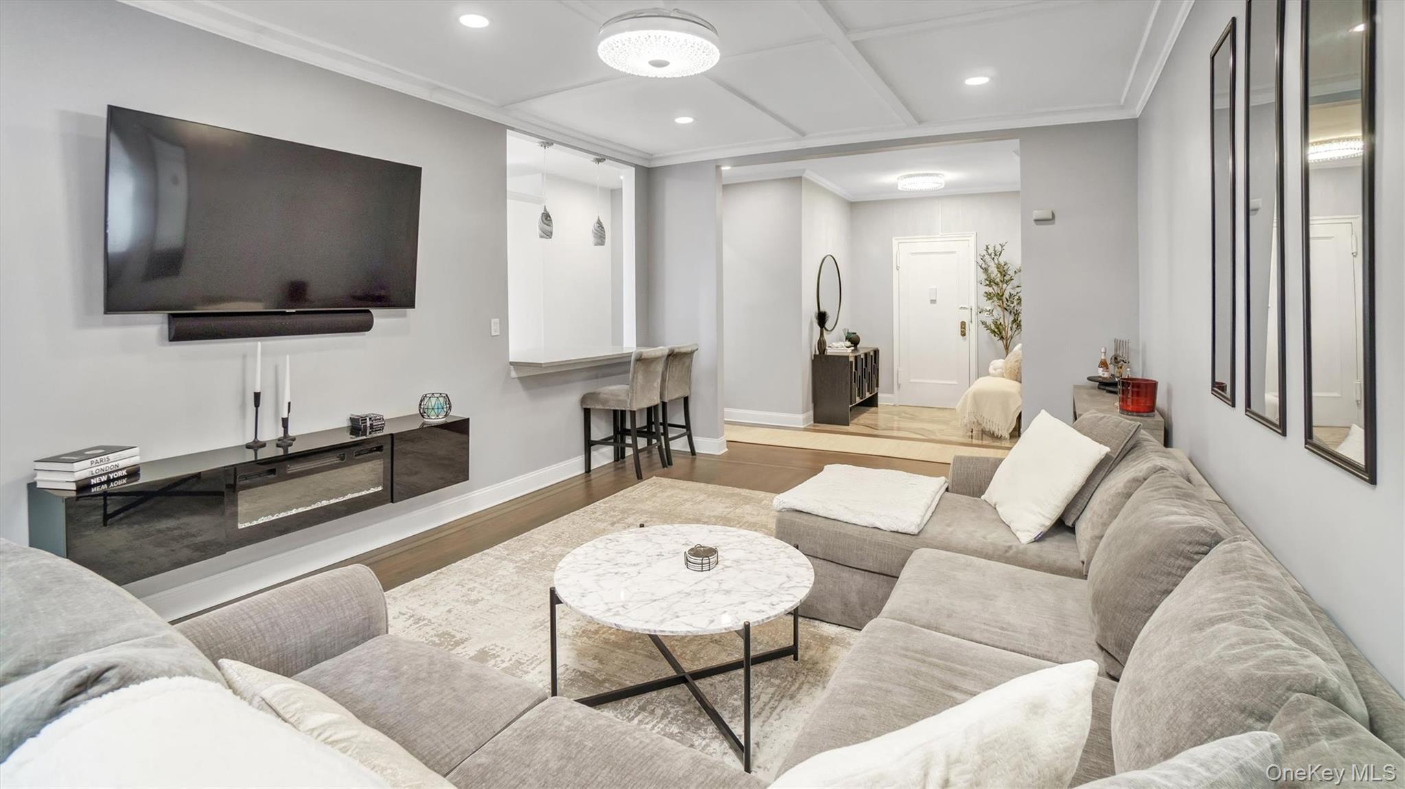 21 Barstow Road # 3E, Great Neck, NY 11021