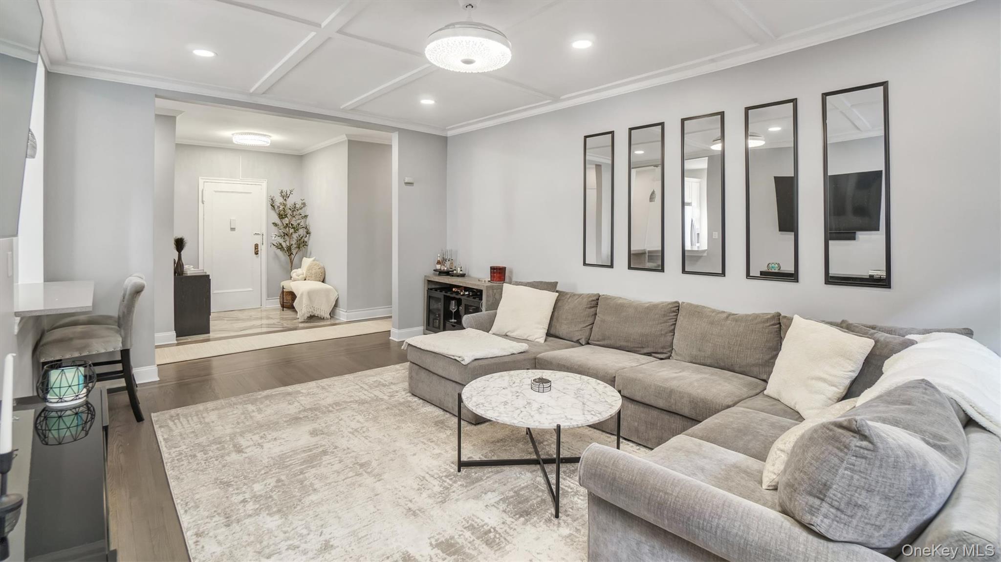 21 Barstow Road # 3E, Great Neck, NY 11021