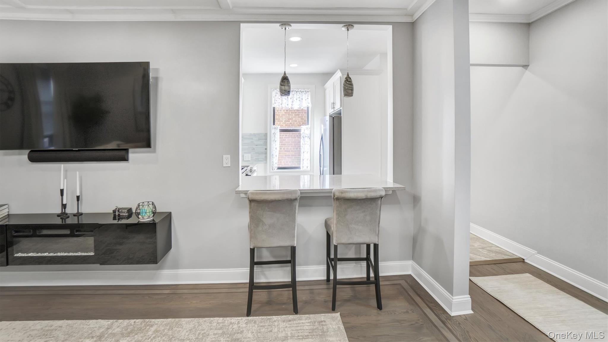 21 Barstow Road # 3E, Great Neck, NY 11021